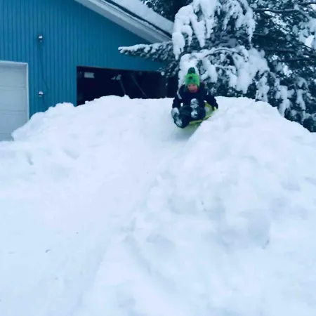 4 Bedrooms! Hillside Close To Santa Claus Village Vila Rovaniemi